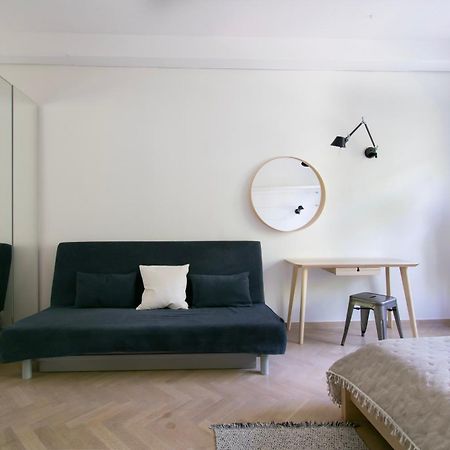 Spacious 3Br Apartment With Ac In Living Room, 2 Balconies كراكوفيا المظهر الخارجي الصورة