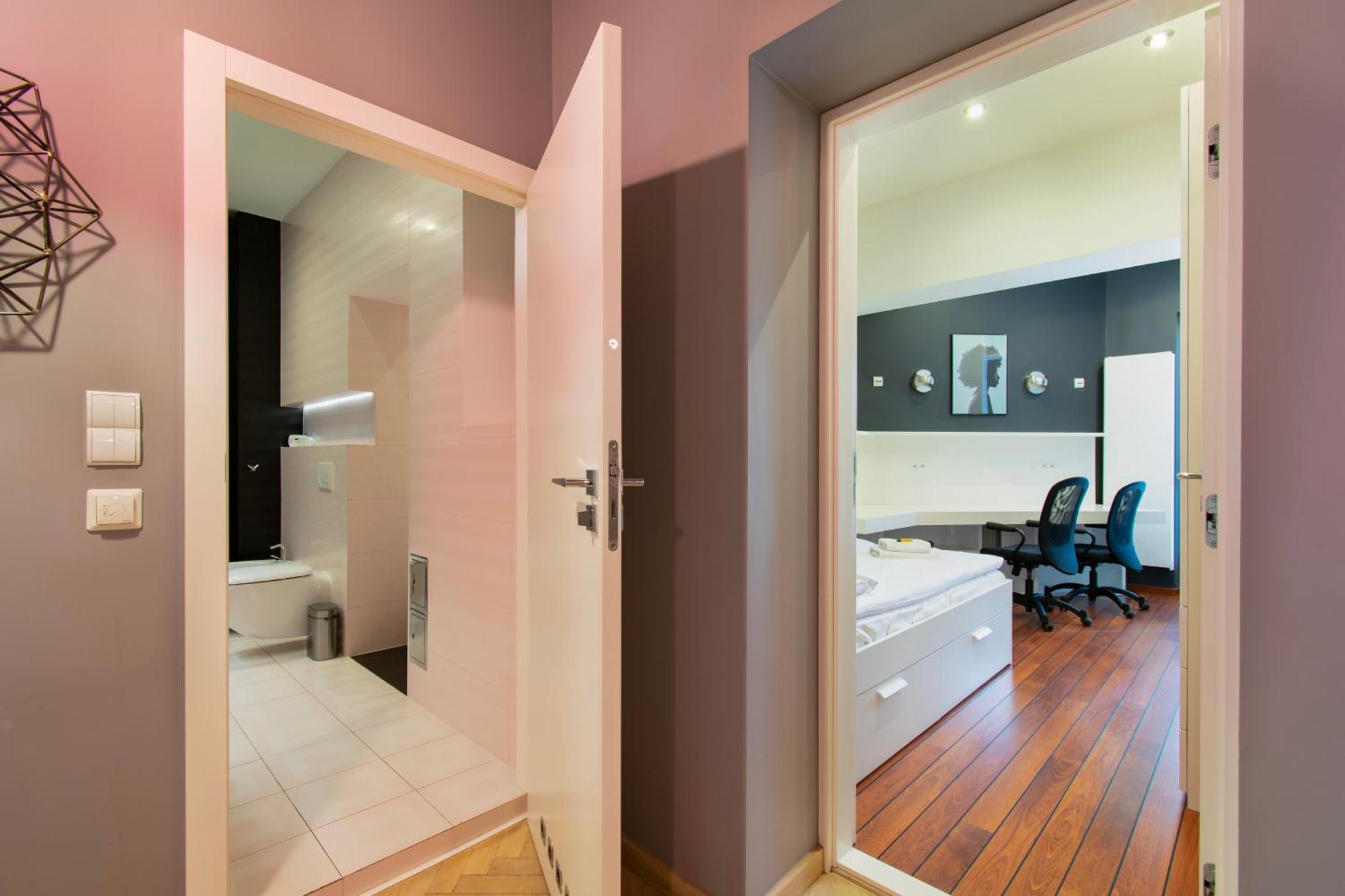 Spacious 3Br Apartment With Ac In Living Room, 2 Balconies كراكوفيا المظهر الخارجي الصورة