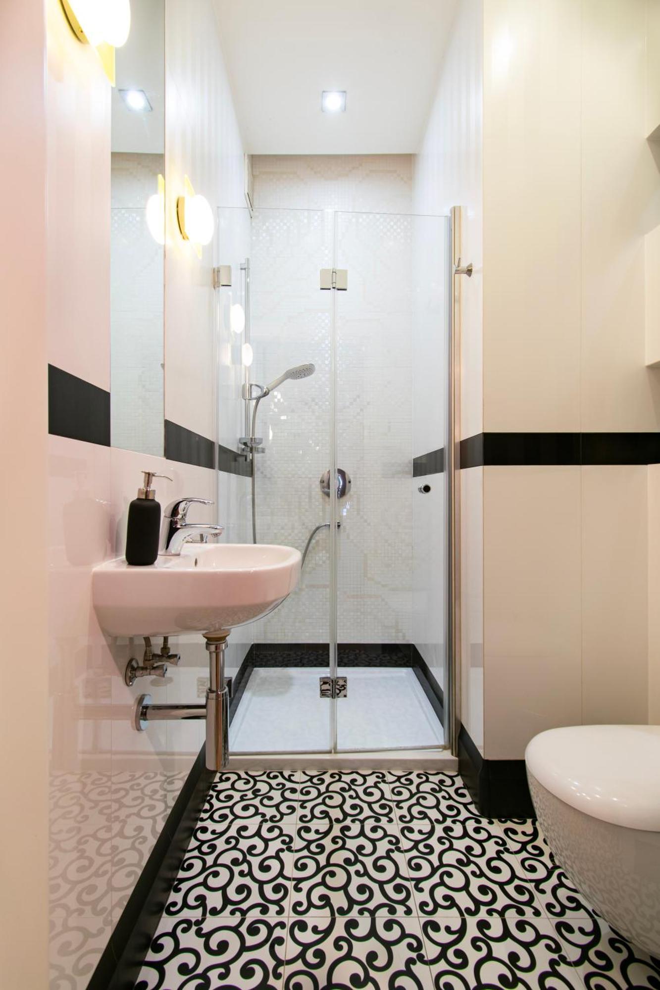 Spacious 3Br Apartment With Ac In Living Room, 2 Balconies كراكوفيا المظهر الخارجي الصورة